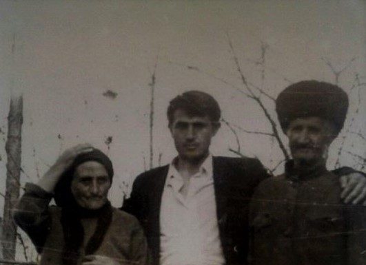 Zarafatından qalmayan kişi